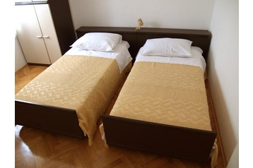 Chorwacja Privát Okrug Donji, Zewnątrz